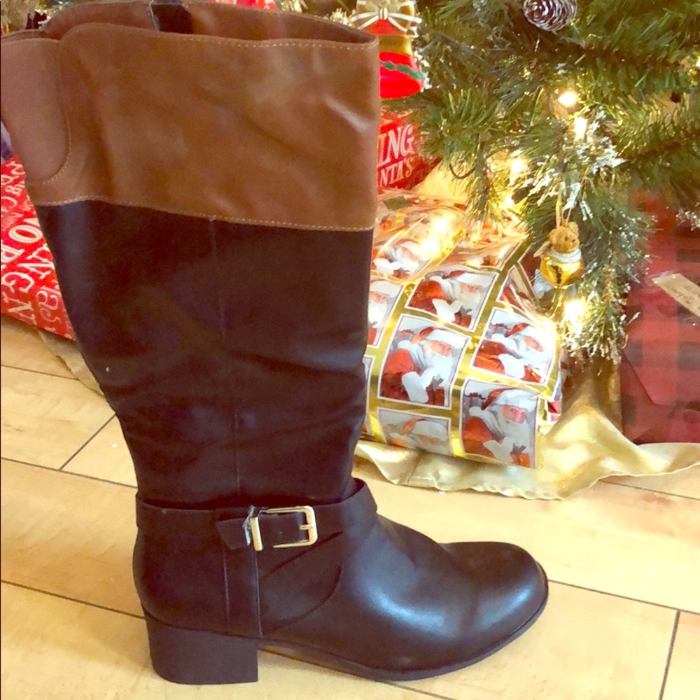 NEVER WORN TWO-TONE BOOTS